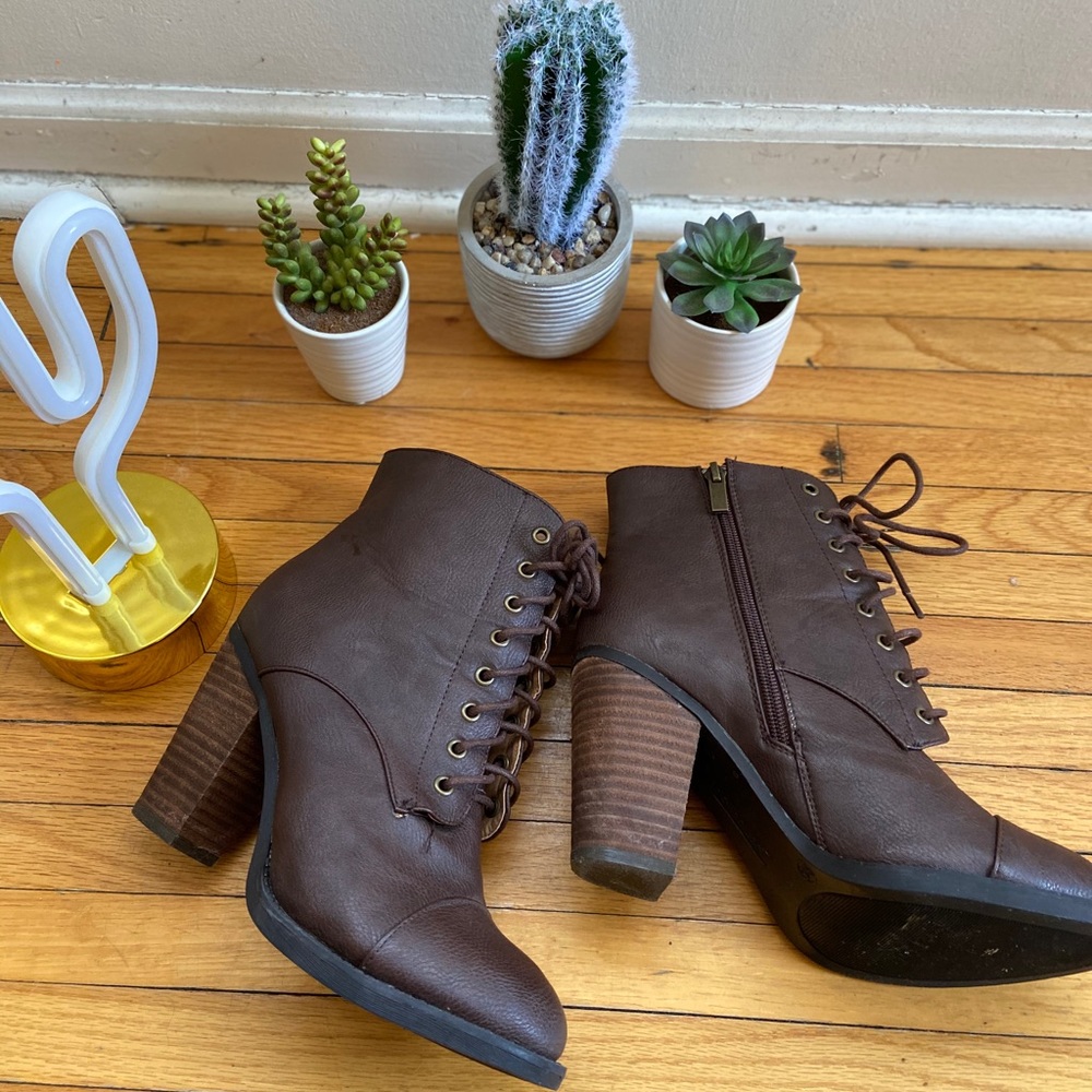 Brown Laced Boots Size 8.5